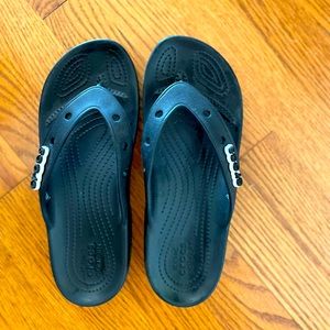 Unisex Crocs. Barely worn. Mens size 6. Women’s size 8